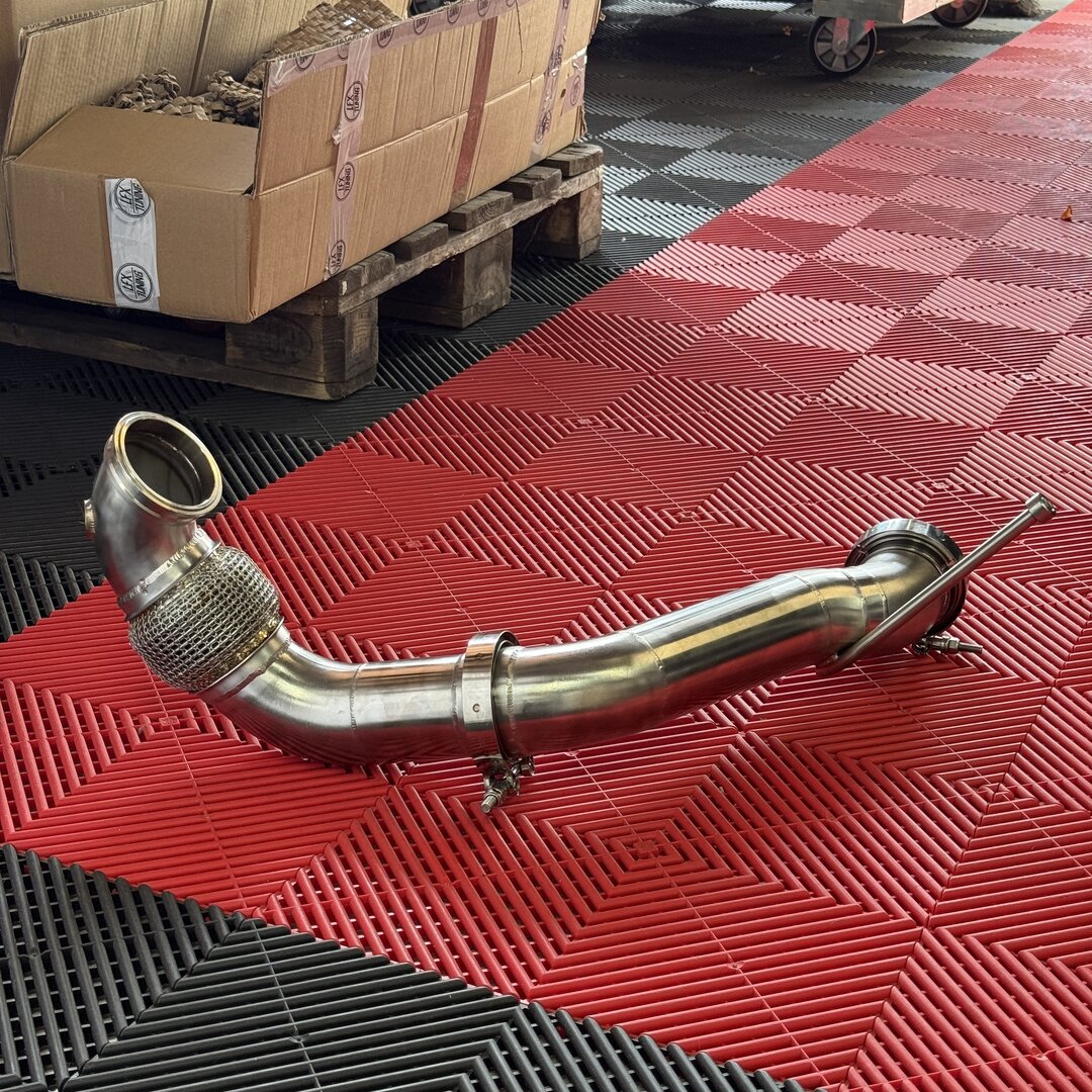 Downpipe für 1.8T mit Garrett/Pulsar G25-550/G25-660, GT28/GTX28 i.V.m. Topmount Abgaskrümmer