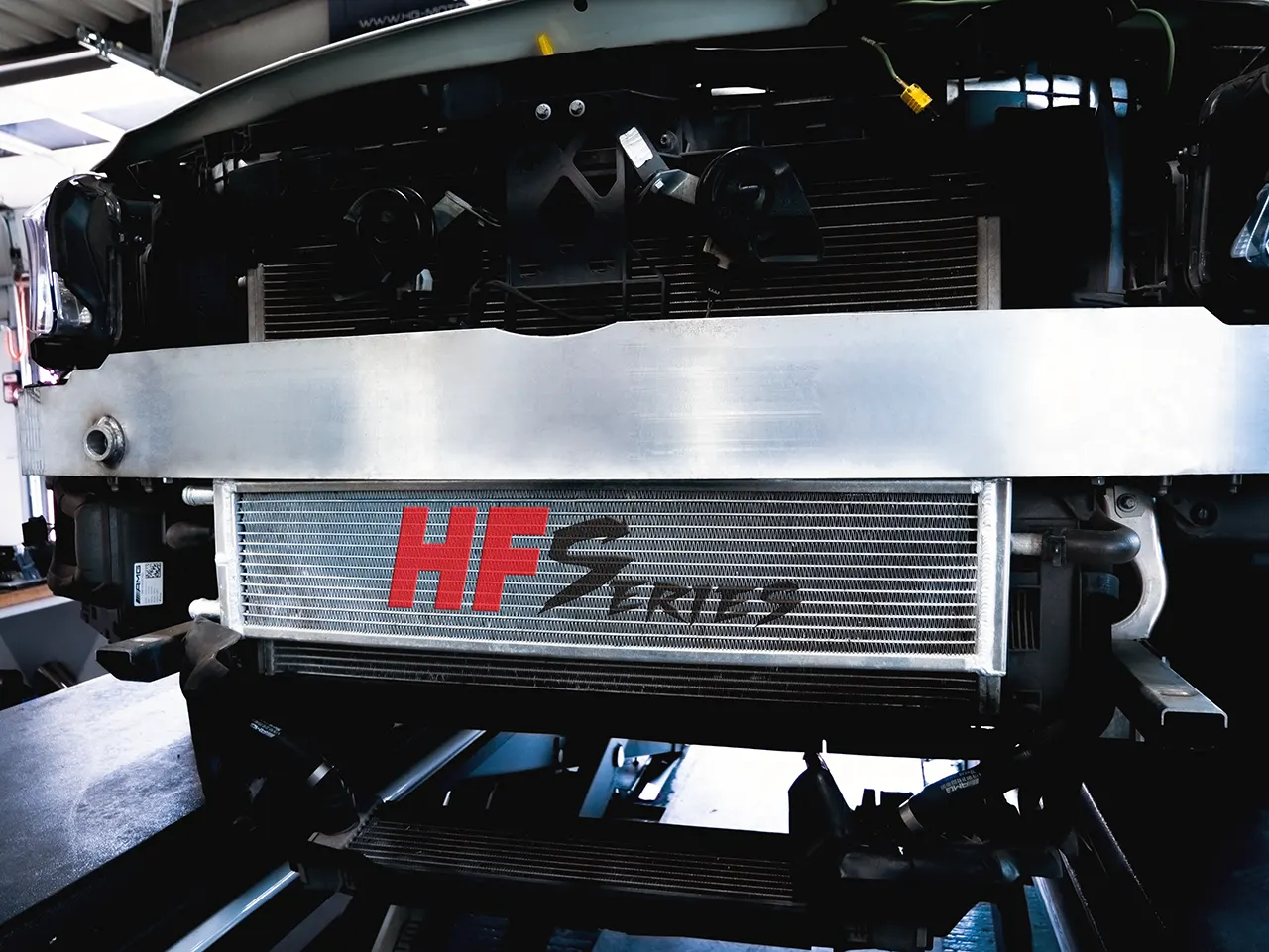 HF-Series Zusatz-Wasserkühler LLK Mercedes A45 AMG W176