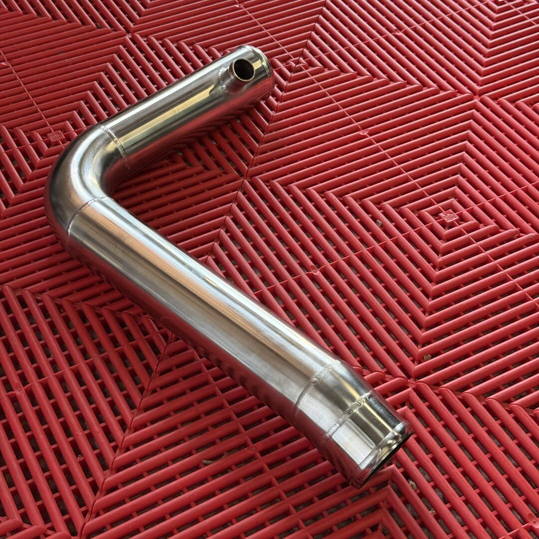 Druckrohr für 1.8T mit Garrett/Pulsar G25-550/G25-660, GT28/GTX28 i.V.m. Topmount Abgaskrümmer