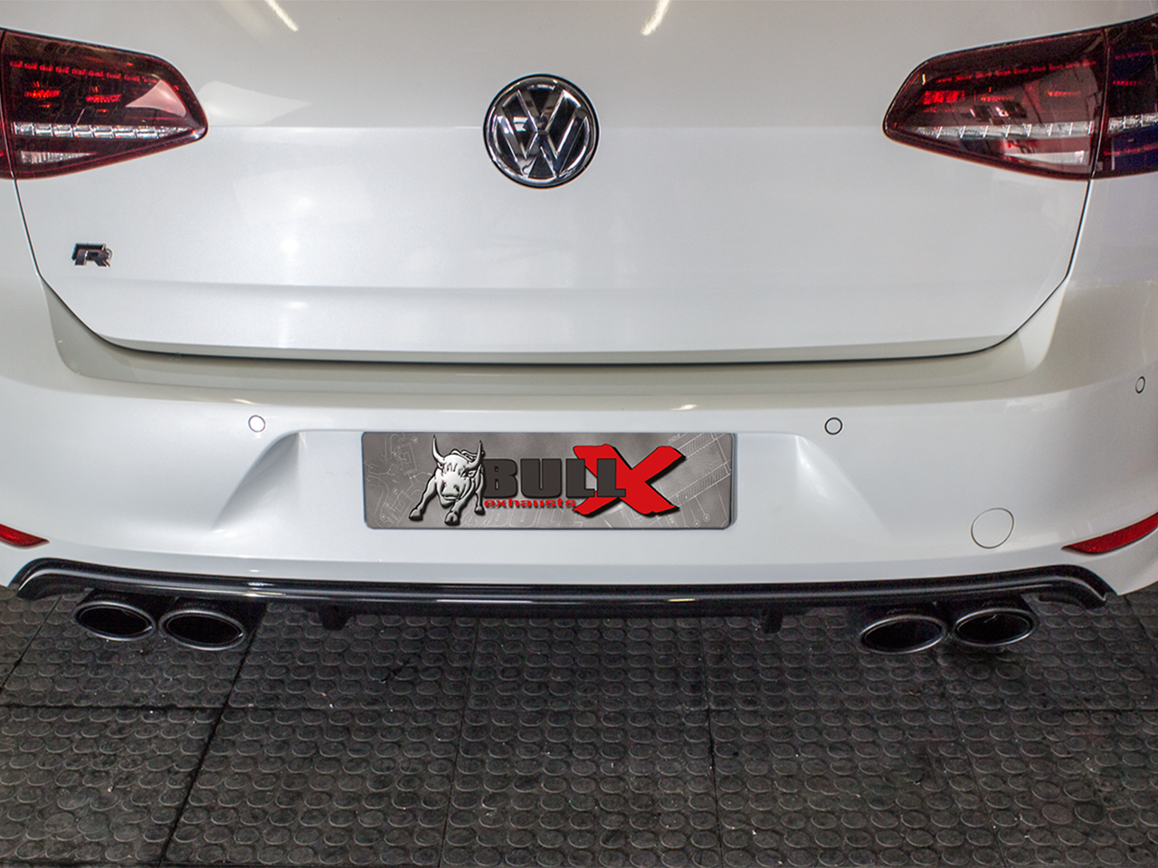 Bull-X Endrohrset Y-Style: Typ 14 Carbon oval versetzt 2x225x70