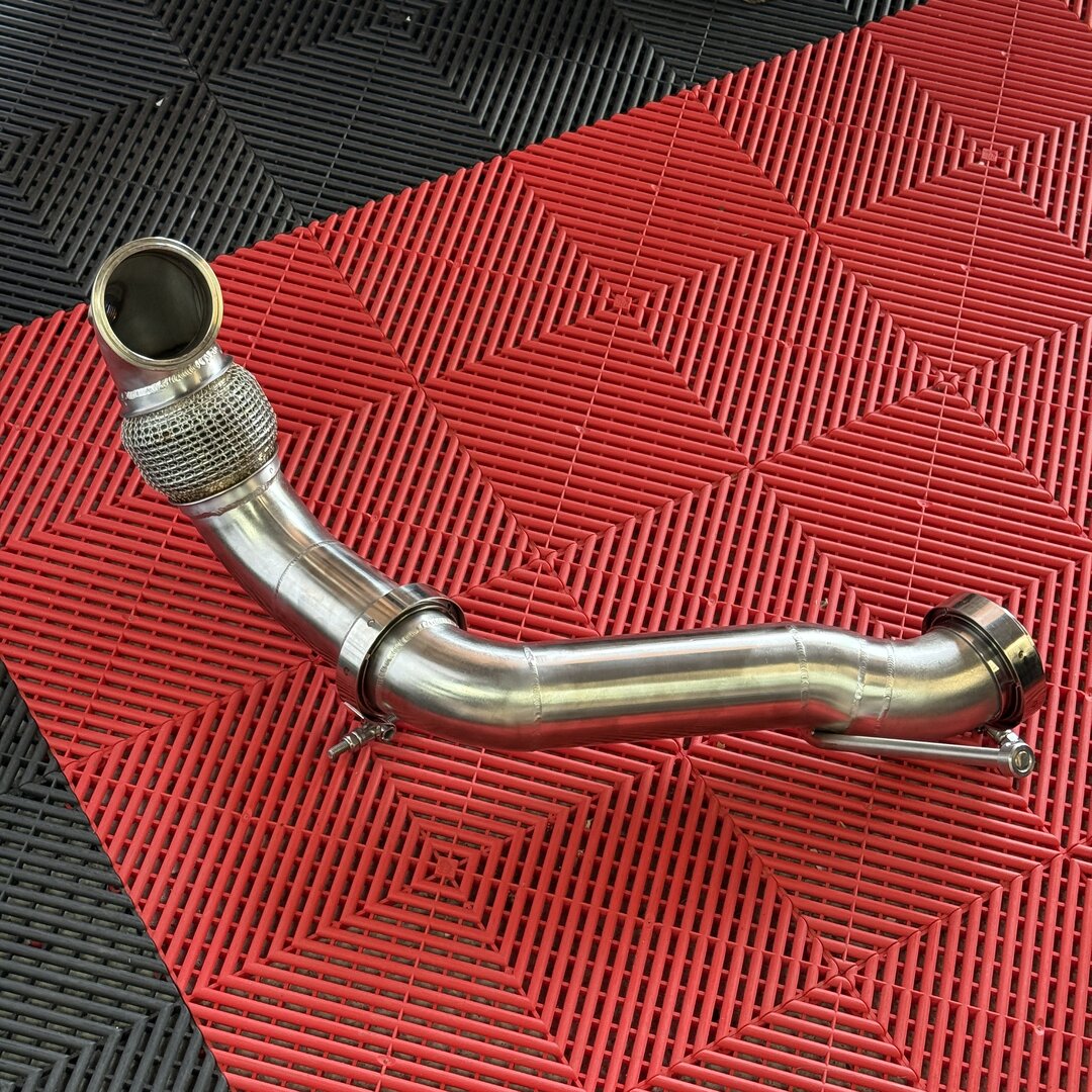 Downpipe für 1.8T mit Garrett/Pulsar G25-550/G25-660, GT28/GTX28 i.V.m. Topmount Abgaskrümmer