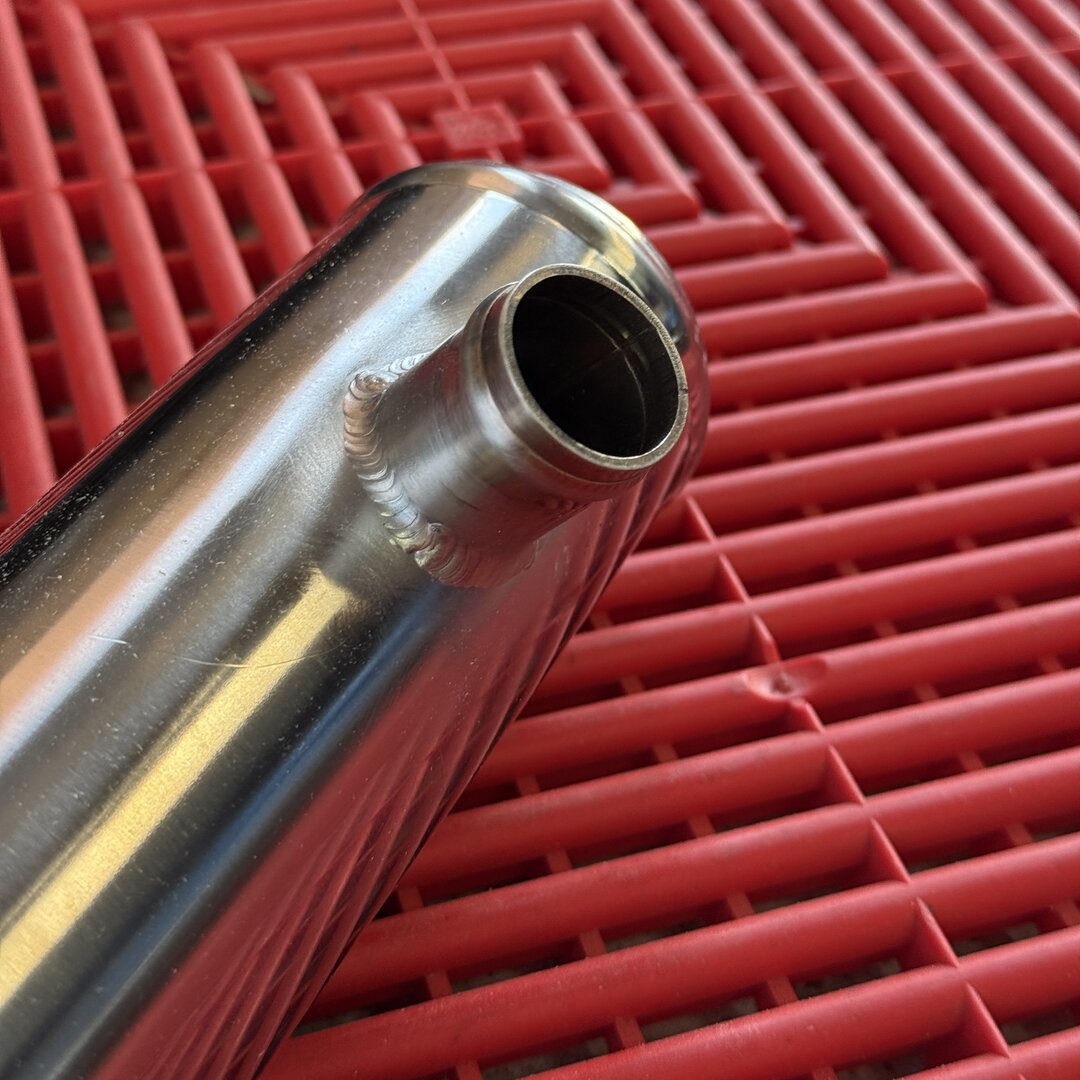Druckrohr für 1.8T mit Garrett/Pulsar G25-550/G25-660, GT28/GTX28 i.V.m. Topmount Abgaskrümmer