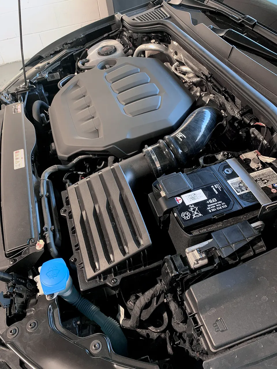 Ansaugschlauch VW Golf 8 GTI 245PS OEM Luftfilterkasten