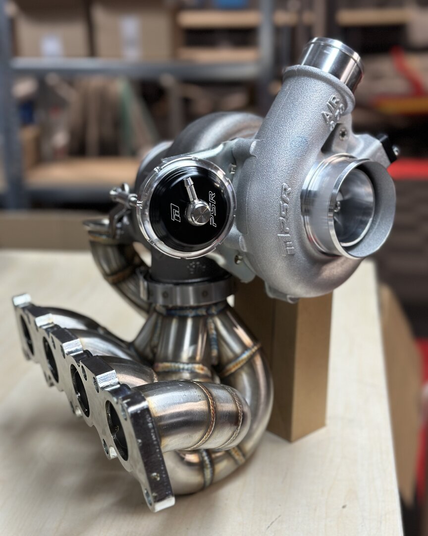 Turbo Kit für 1.8T quer: Pulsar G25-550 + V-Band Stoßaufladungskrümmer