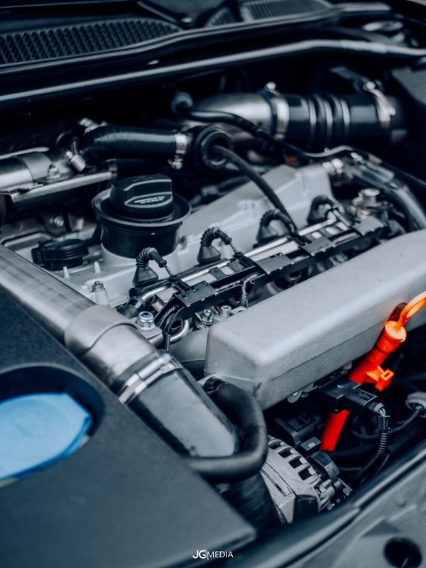 1.8T 20V Plug & Play Turbo Kit: Pulsar G25-550 + Stoßaufladungskrümmer + Downpipe
