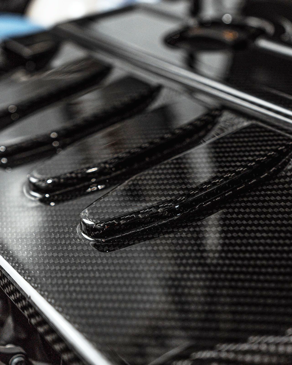 Carbon Motorabdeckung TTS-Style HFI Intake EA113 2.0 T(F)SI (Golf 5/6 etc.)