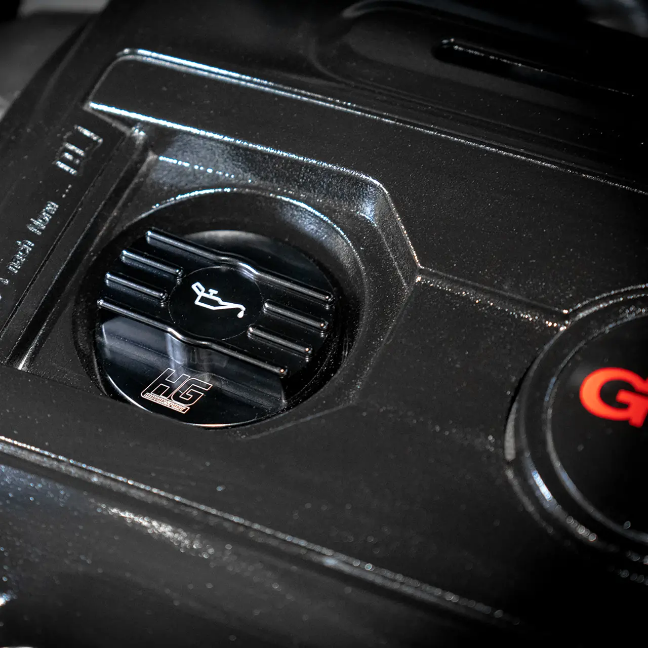 Öldeckel Cover schwarz HG-Motorsport Logo PQ35 Plattform (z.B. Golf 5/6)