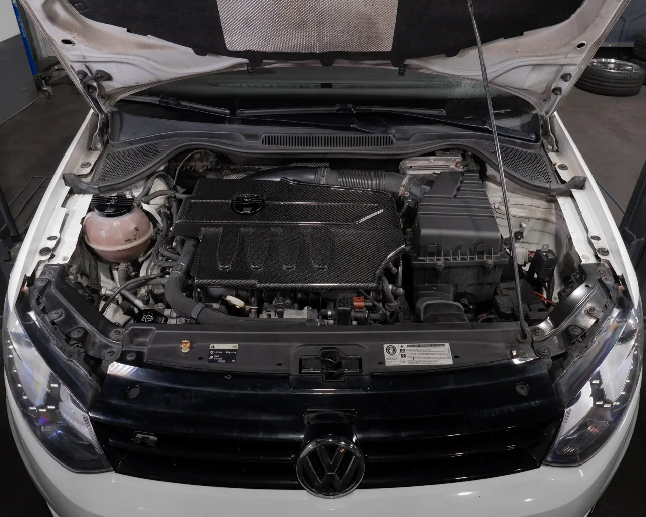 Carbon Motorabdeckung TTS-Style HFI Intake EA113 2.0 T(F)SI (Golf 5/6 etc.)